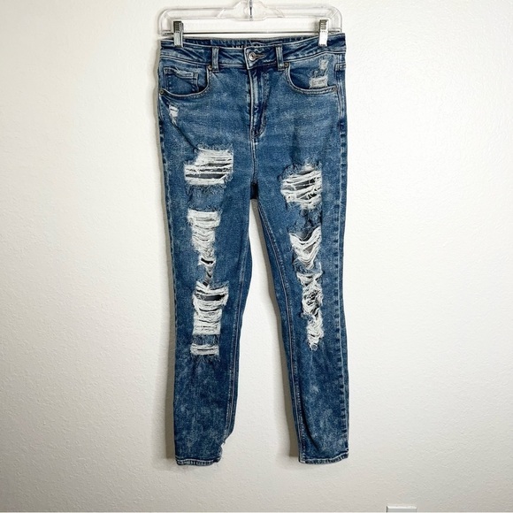 American Eagle Jeans Women 4 Mom Distressed High Rise Stretch    B23 - Picture 1 of 12